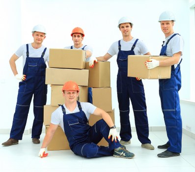 Man and van removals team assisting a local move in Holland Park